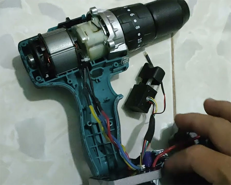 Công tắc máy khoan bị hỏng
