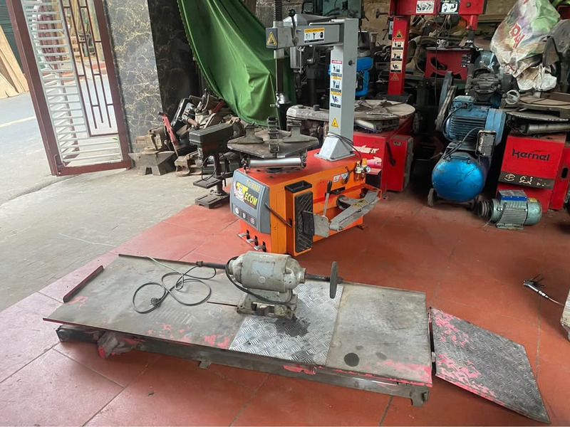 bo-dung-cu-kim-khi-gom-nhung-gi-2