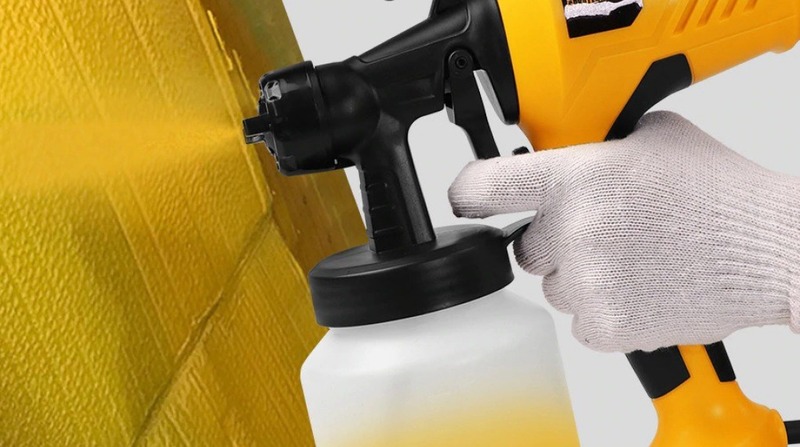 may-phun-son-cam-tay-co-tot-khong-1