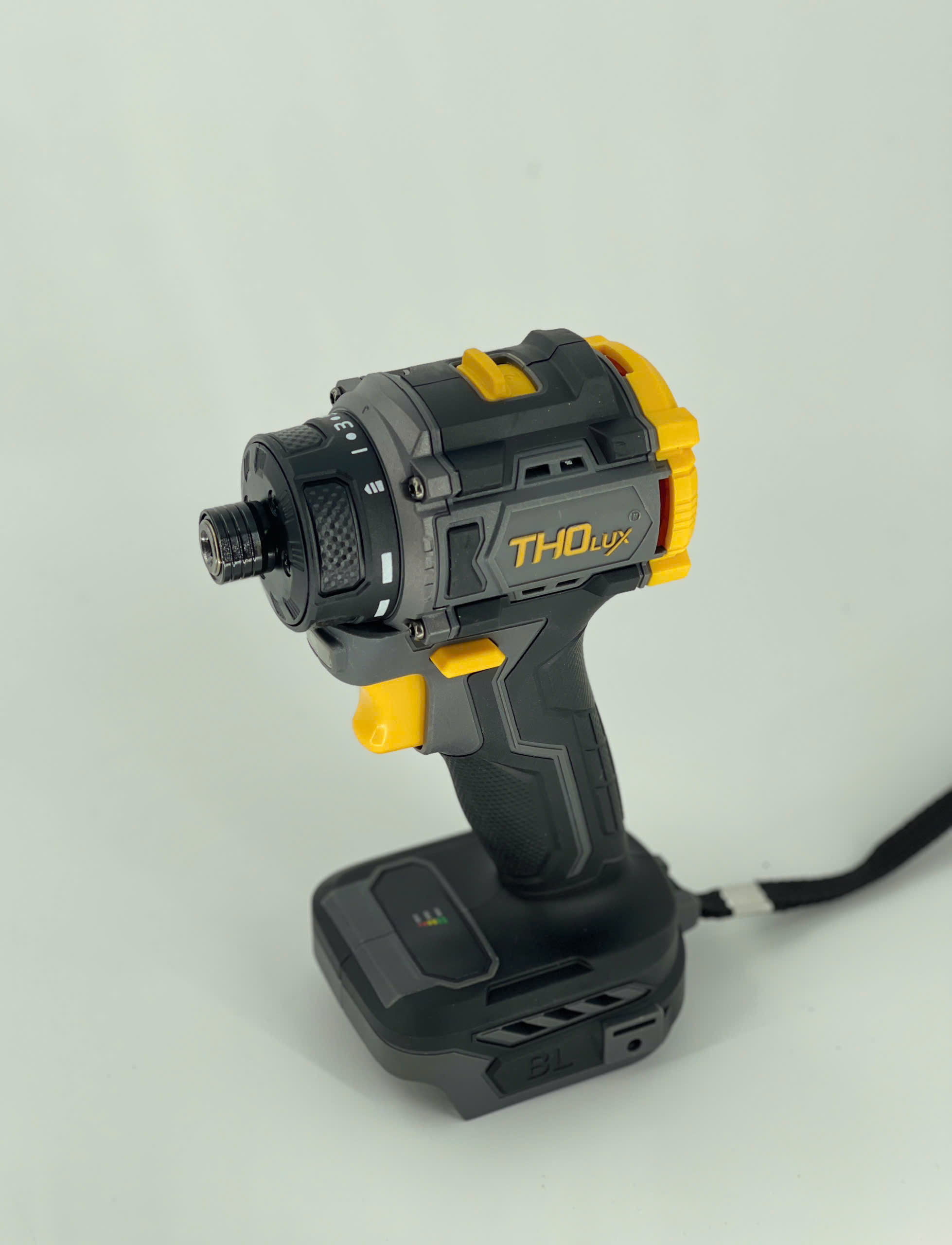 Máy khoan dùng pin M-9104